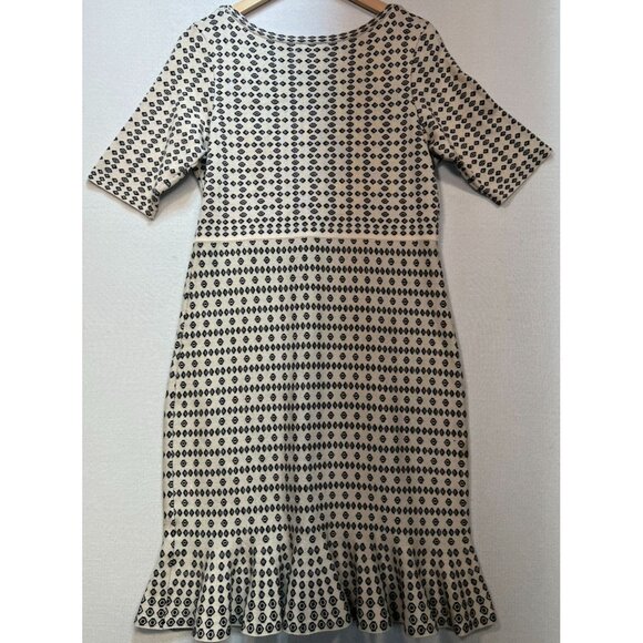 Just Taylor Women's Fitted Midi Sweater Dress Knit Ruffle Hem Size XL Beige Geo - Picture 2 of 12
